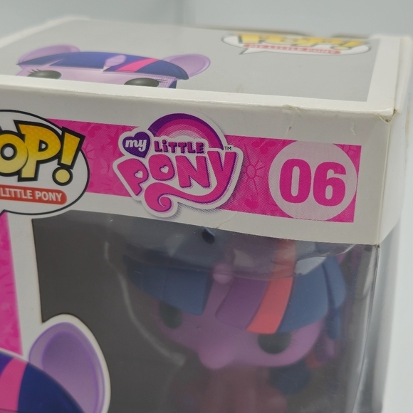 Funko POP! My Little Pony Twilight Sparkle 06 Glow in The Dark Walmart Exclusive - Picture 2 of 9